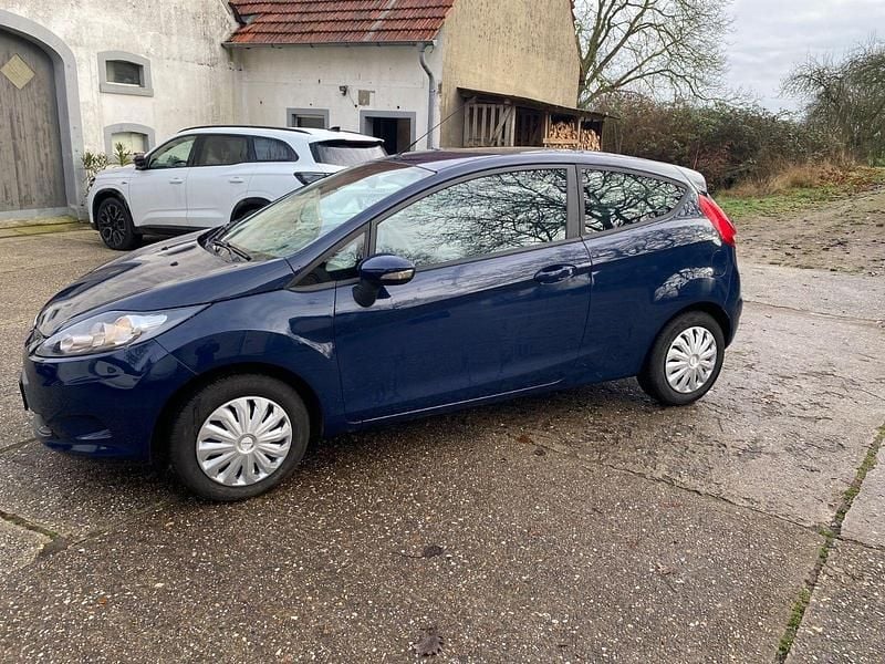 Gebraucht Ford Fiesta Ambiente 60 PS (44 kW) 2010 Blau Limousine