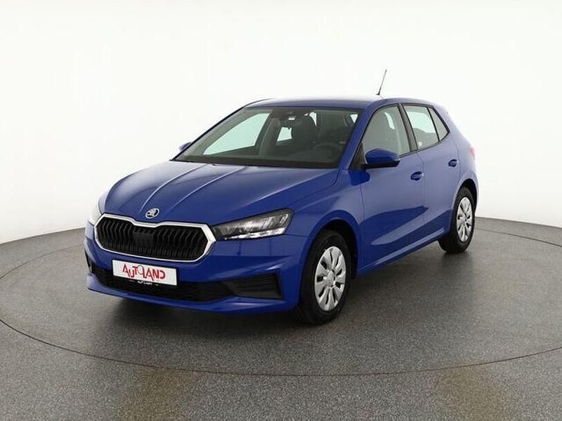 Blau Gebraucht 2022 Skoda Fabia Active Kleinwagen | 15.490 € (Teuer) - Bild 1/4