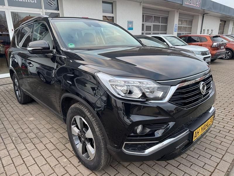 Schwarz Gebraucht 2019 Ssangyong (KGM) Rexton SUV | 22.900 € (Fairer Preis) - Bild 1/4