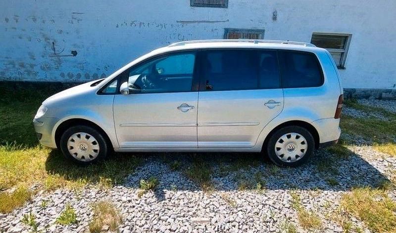 Silber Gebraucht 2008 VW Touran Highline Van / Kleinbus | 2.900 € (Superpreis) - Bild 1/4