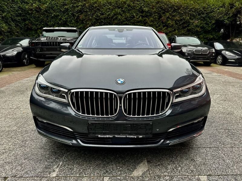 Gebraucht BMW 750 449 PS (330 kW) 2017 Grau Limousine