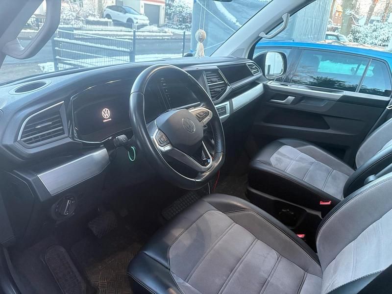 Gebraucht VW Multivan 204 PS (150 kW) 2022 Blau Van