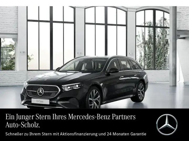 Metalliclack obsidianschwarz Gebraucht 2024 Mercedes E220 Avantgarde | 53.376 € (Teuer) - Bild 1/3