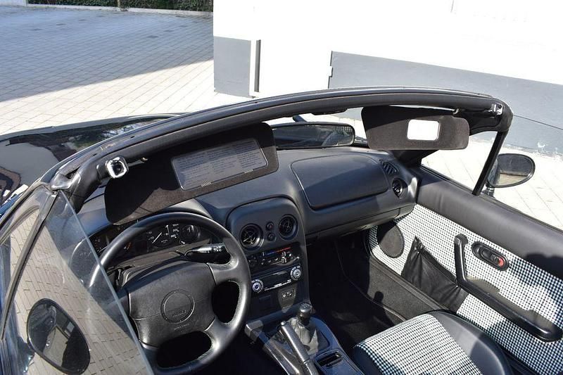 Gebraucht Mazda MX5 90 PS (66 kW) 1997 Grün Cabrio