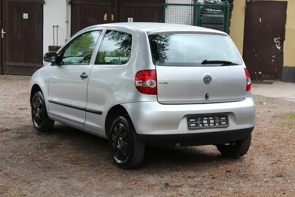 Gebraucht VW Fox Basis 54 PS (39 kW) 2007 Silber Kleinwagen