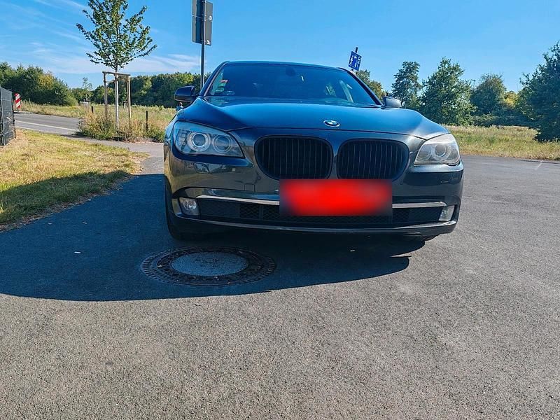 Gebraucht BMW 730 245 PS (180 kW) 2009 Grau Limousine