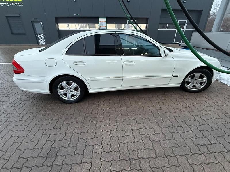 Second-hand Mercedes E320 Avantgarde 2008 Berlinǎ