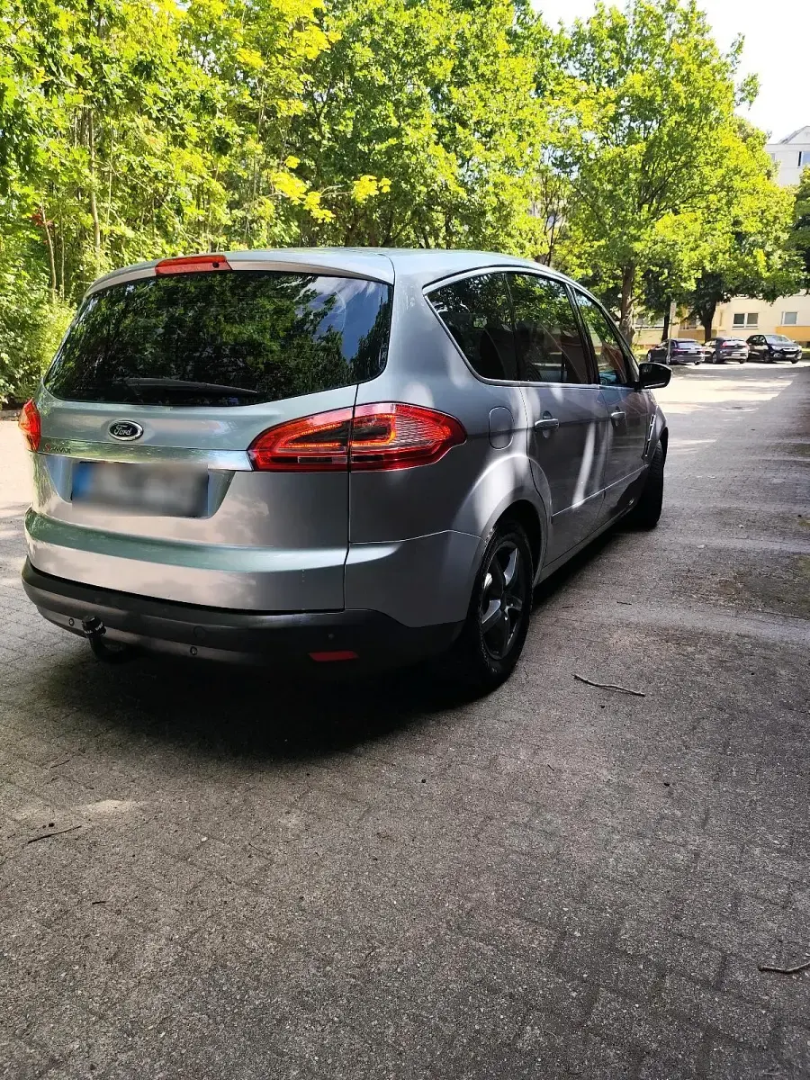 Gebraucht Ford S-MAX Titanium 163 PS (119 kW) 2012 Silber Van / Kleinbus