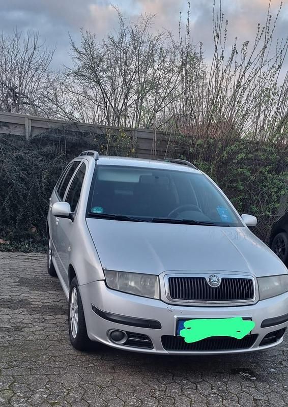 Silber Gebraucht 2007 Skoda Fabia Kombi | 600 € (Guter Preis) - Bild 1/4
