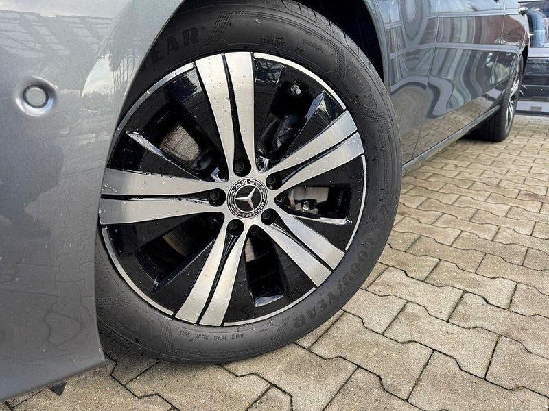 Gebraucht Mercedes C220 Avantgarde 200 PS (147 kW) 2022 Grau Limousine