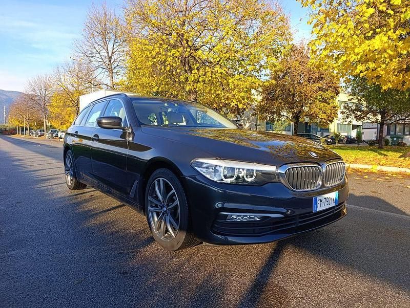 Schwarz Gebraucht 2018 BMW 530 Sport Line Kombi | 19.300 € (Superpreis) - Bild 1/4