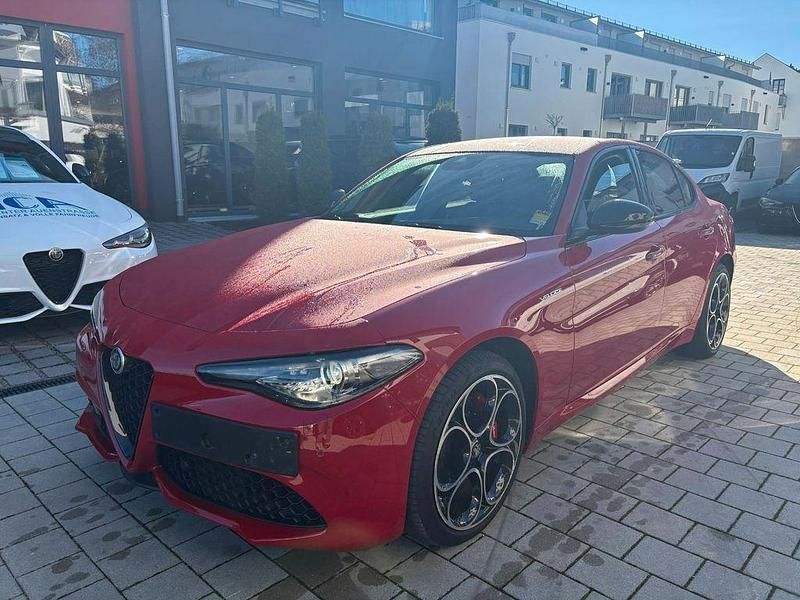 Rot Gebraucht 2023 Alfa Romeo Giulia Veloce Limousine | 35.950 € (Fairer Preis) - Bild 1/4