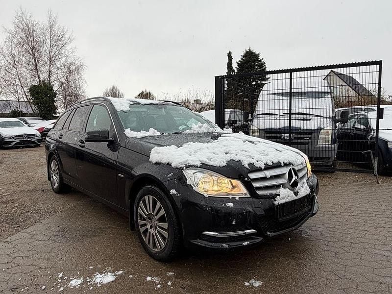 Schwarz Gebraucht 2011 Mercedes C200 Limousine | 3.400 € (Superpreis) - Bild 1/4