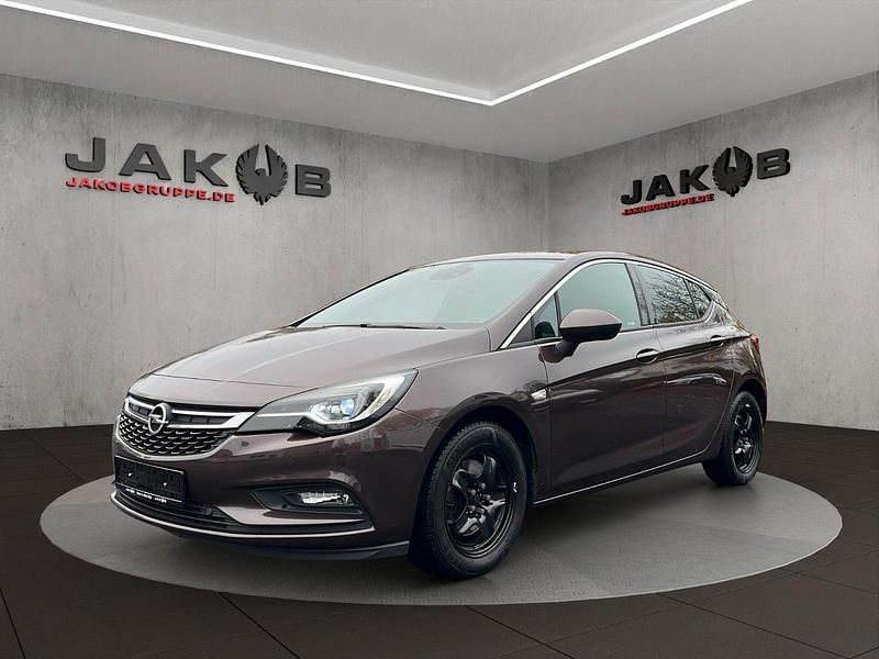 Braun Gebraucht 2016 Opel Astra Innovation Kleinwagen | 8.900 € (Etwas zu teuer) - Bild 1/4