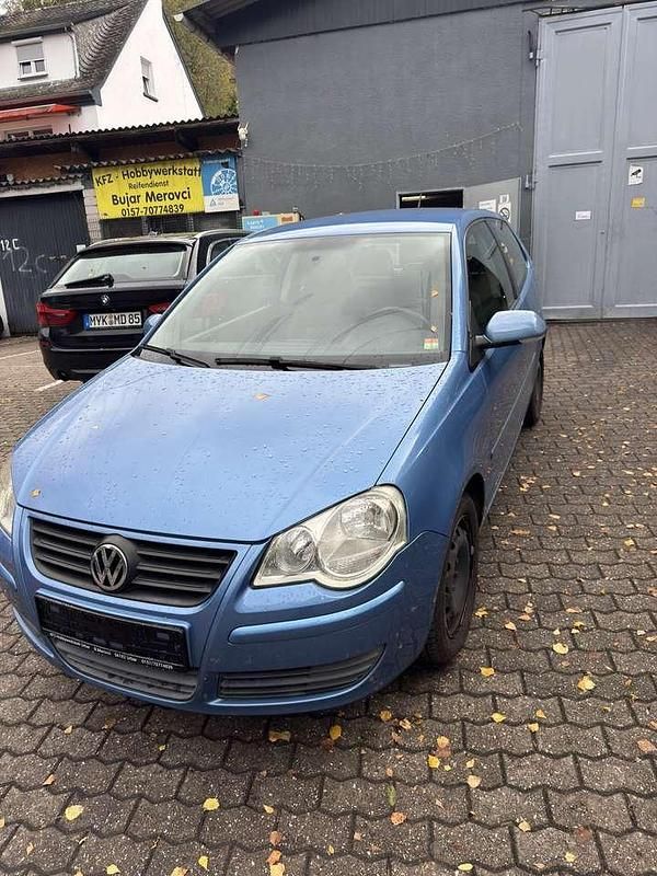 Blau Gebraucht 2006 VW Polo Trendline Limousine | 1.999 € (Fairer Preis) - Bild 1/4