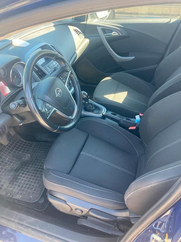 Gebraucht Opel Astra 130 PS (95 kW) 2012 Blau Kombi