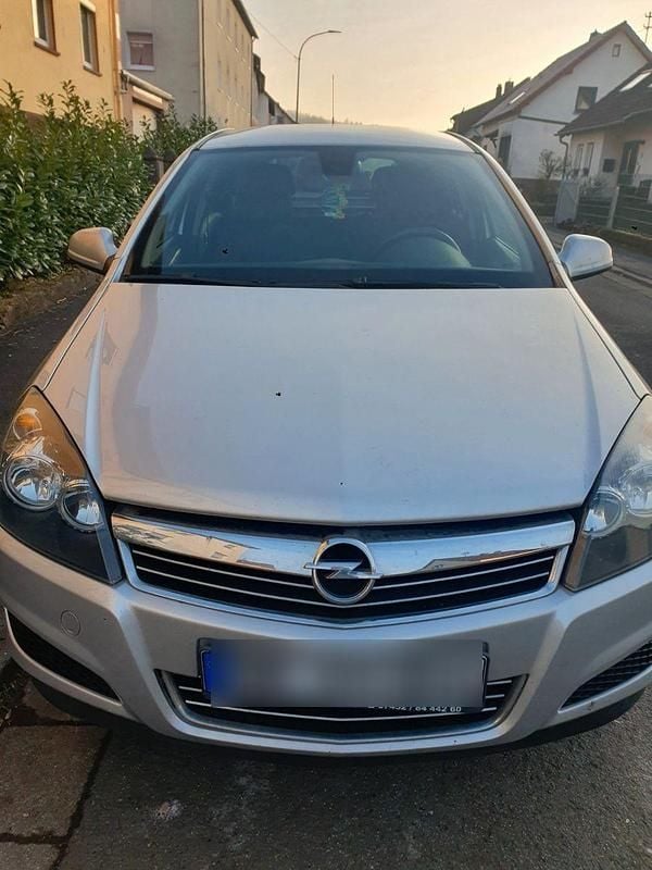 Silber Gebraucht 2010 Opel Astra Innovation Kombi | 1.000 € (Superpreis) - Bild 1/4