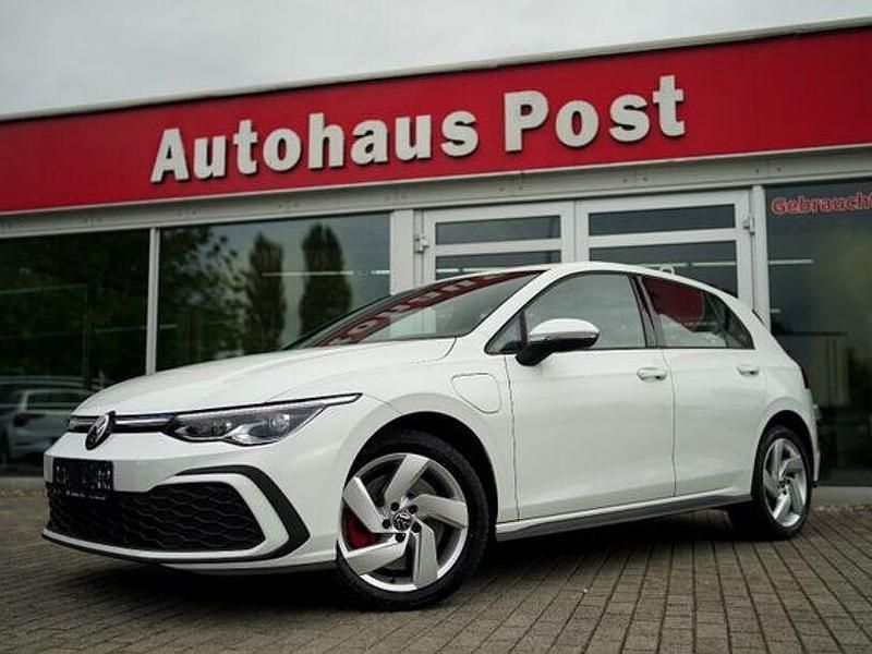 Pure white Gebraucht 2021 VW Golf VIII GTE Limousine | 24.999 € (Fairer Preis) - Bild 1/4
