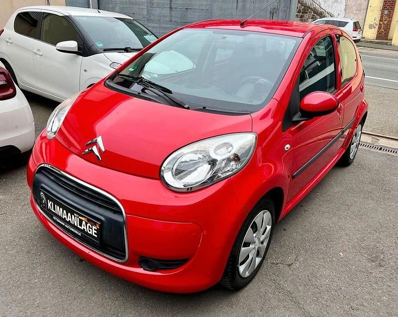 Gebraucht Citroën C1 Style 68 PS (50 kW) 2009 Zu lackieren rot 3p0/deckende Kleinwagen
