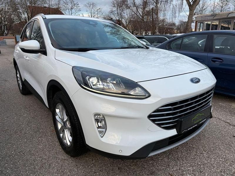 Gebraucht Ford Kuga Titanium 120 PS (88 kW) 2022 Frozen white SUV