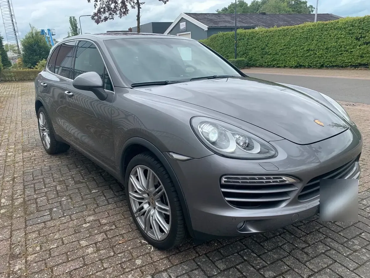 Gebraucht Porsche Cayenne 245 PS (180 kW) 2012 Grau SUV