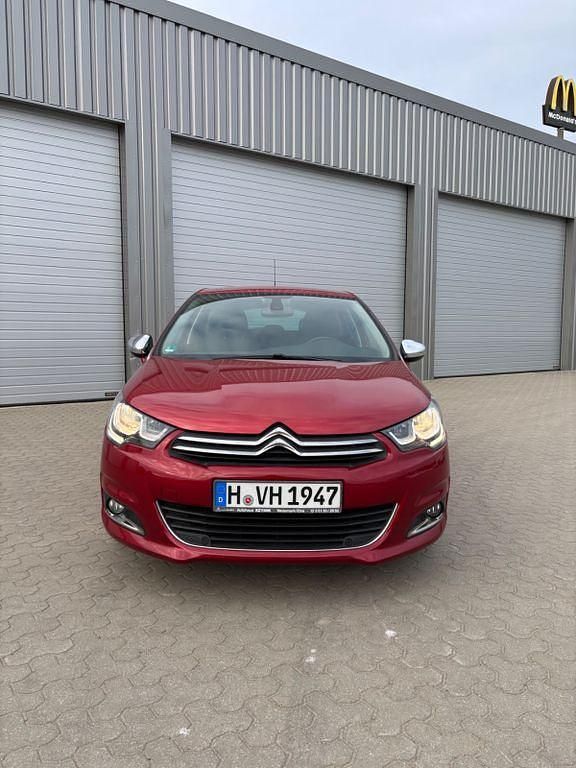Gebraucht Citroën C4 131 PS (96 kW) 2015 Rot Limousine