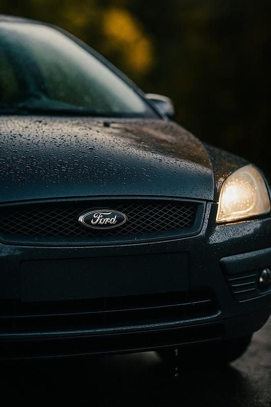Grau Gebraucht 2008 Ford Focus Kombi | 1.400 € (Superpreis) - Bild 1/4
