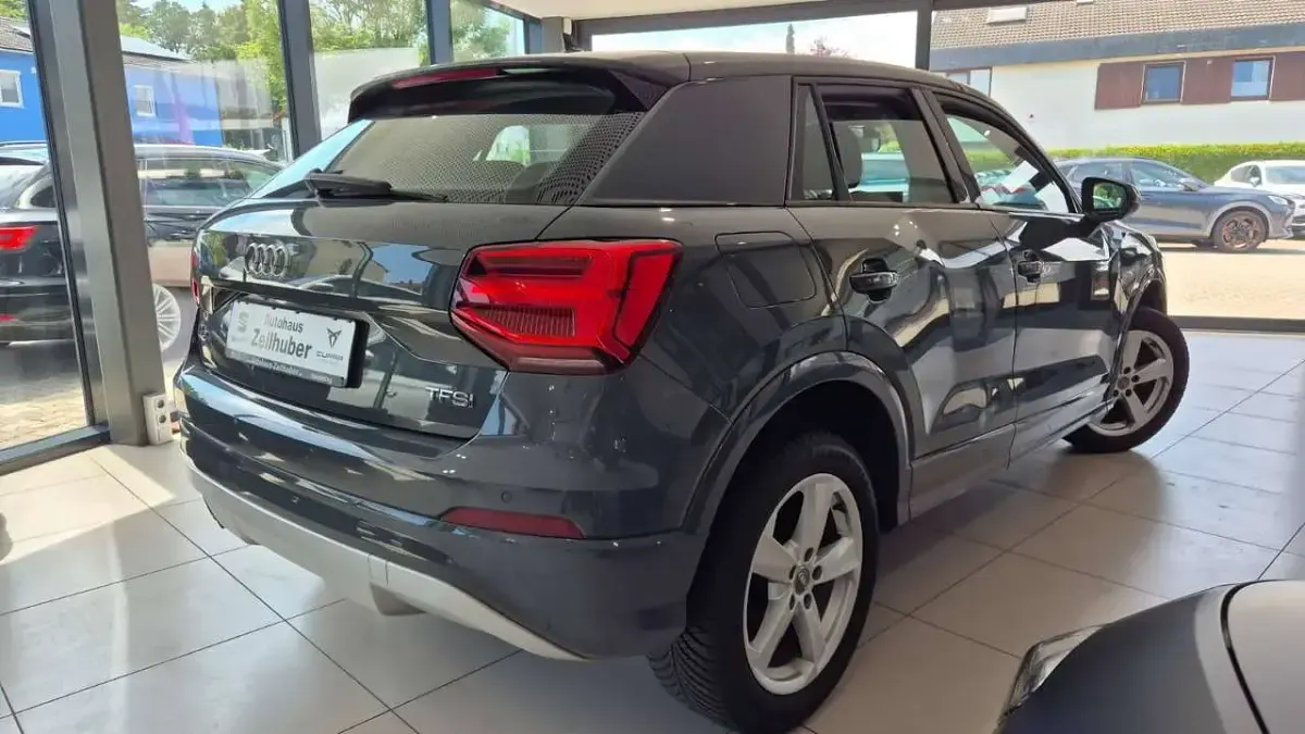 Gebraucht Audi Q2 Sport 150 PS (110 kW) 2018 Nano grau SUV