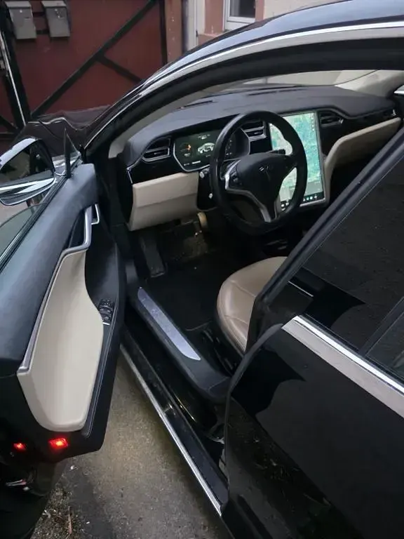 Brugt Tesla Model S 314 kW (428 HK) 2015 Sort Hatchback