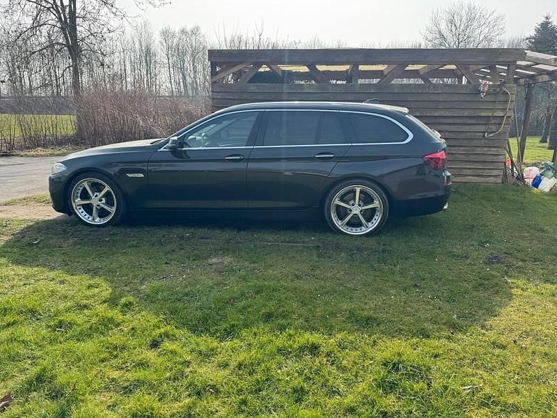 Gebraucht BMW 520 190 PS (139 kW) 2015 Schwarz Kombi