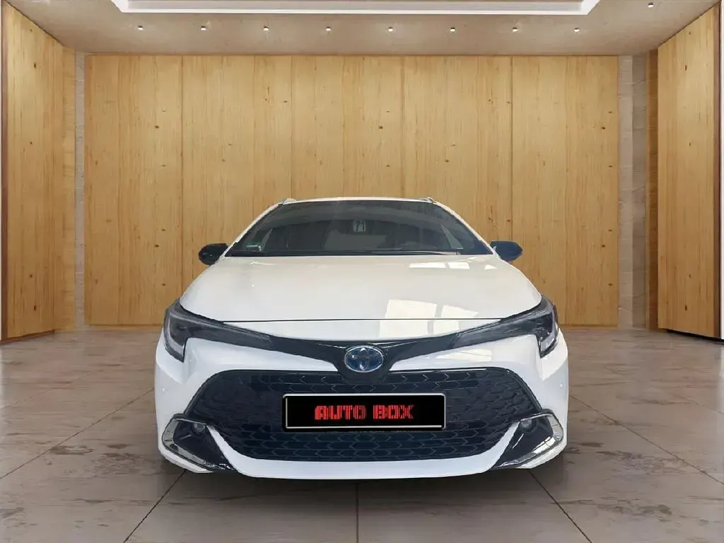 Neu Toyota Corolla 140 PS (102 kW) 2026 Weiß Limousine