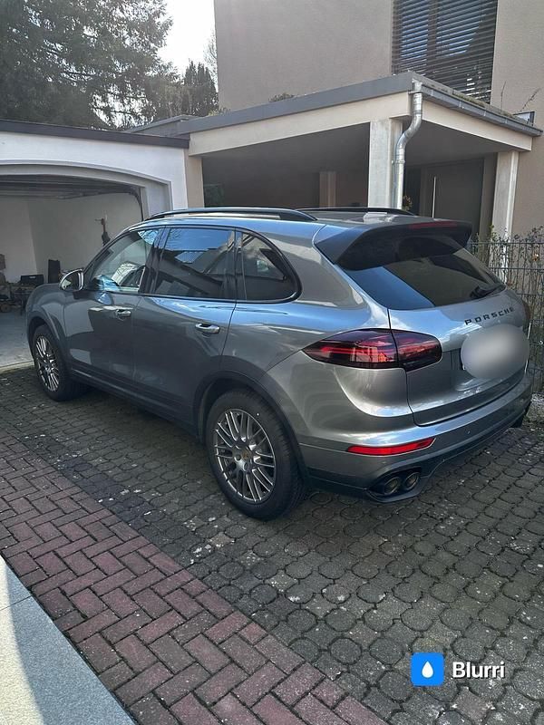 Second-hand Porsche Cayenne 262 CP (192 kW) 2015 Gri SUV