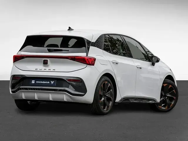 Gebraucht Cupra Born e-Boost 169 kW (231 PS) 2024 Weiß Kleinwagen