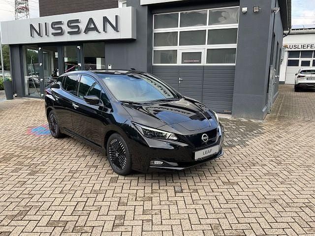 Gebraucht Nissan Leaf Tekna 110 kW (150 PS) 2023 Black / z11g Kleinwagen