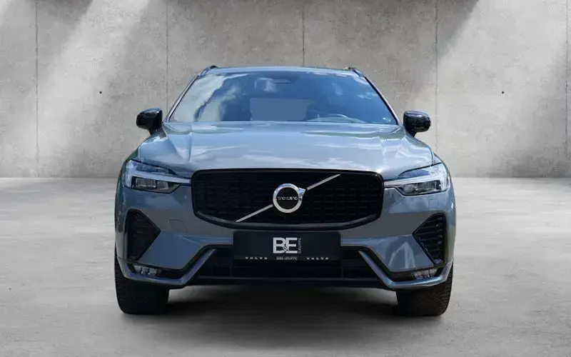 Gebraucht Volvo XC60 Plus 197 PS (144 kW) 2023 Grau SUV