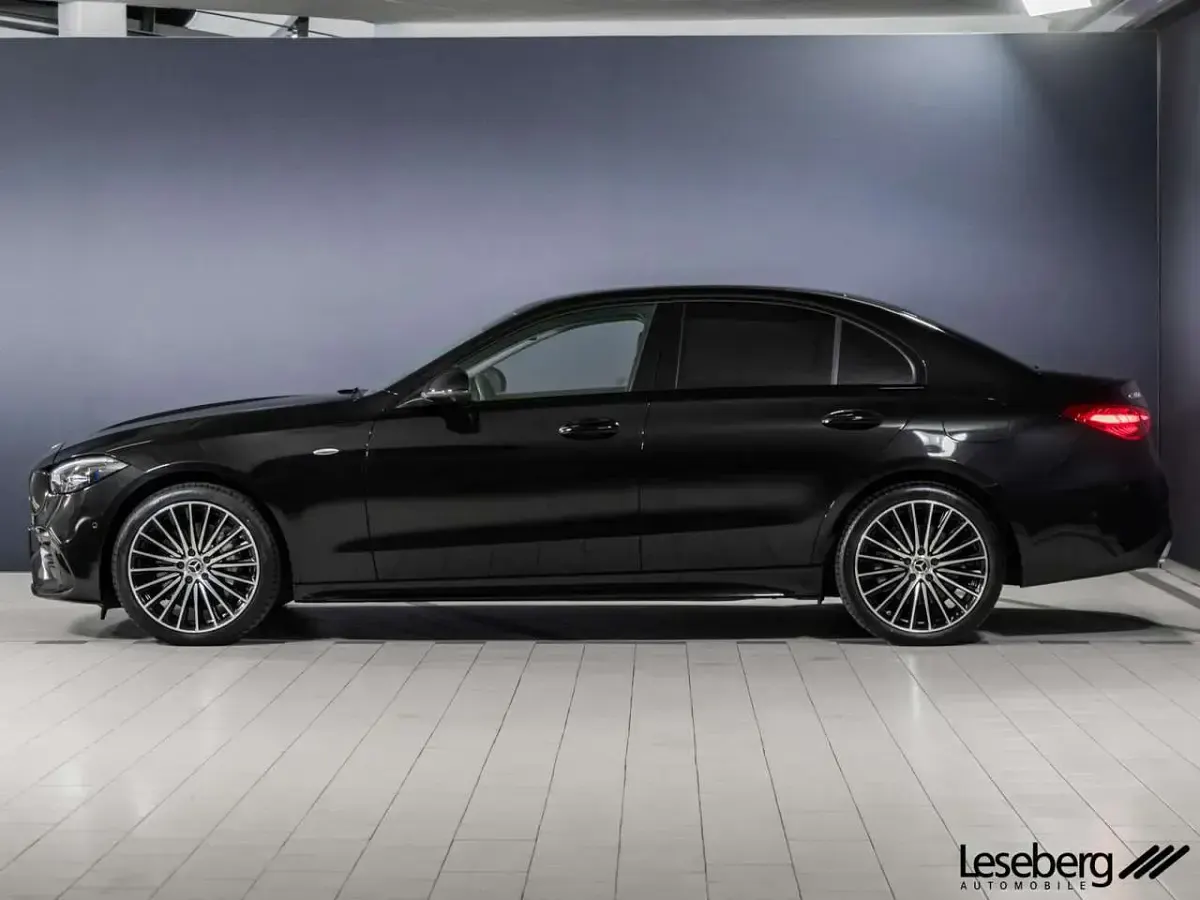 Gebraucht Mercedes C300e AMG 197 PS (144 kW) 2025 Obsidianschwarz Limousine
