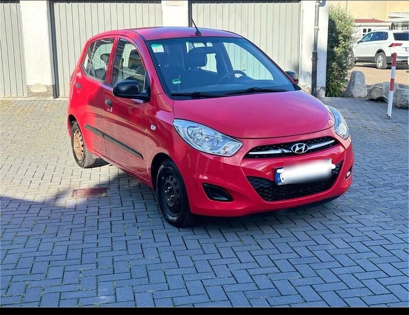 Rot Gebraucht 2012 Hyundai i10 Kleinwagen | 2.100 € - Bild 1/4