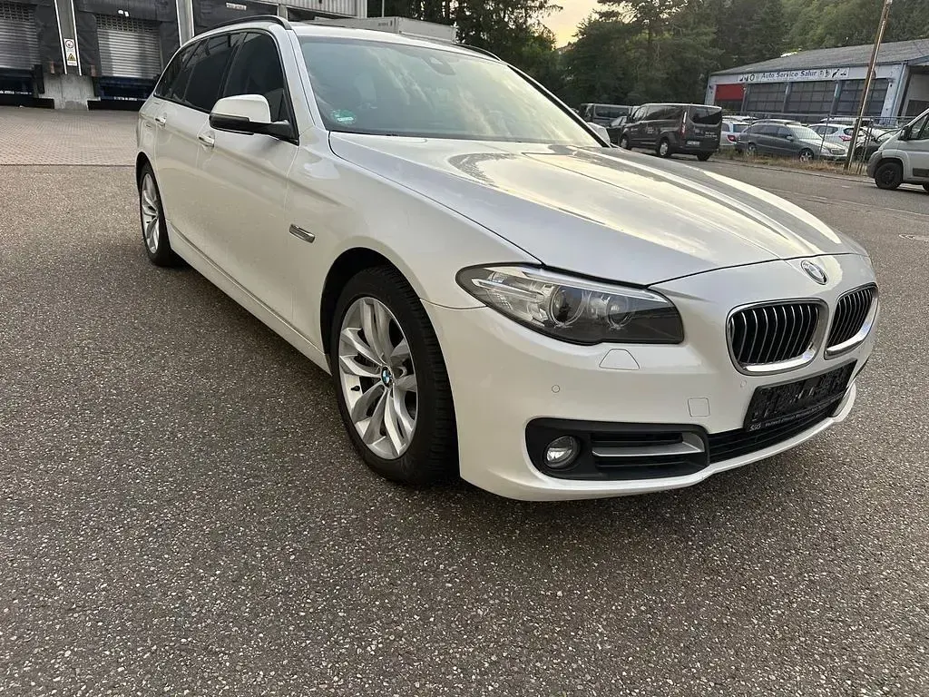 Gebraucht BMW 525 Comfort Edition 218 PS (160 kW) 2016 Weiß Kombi