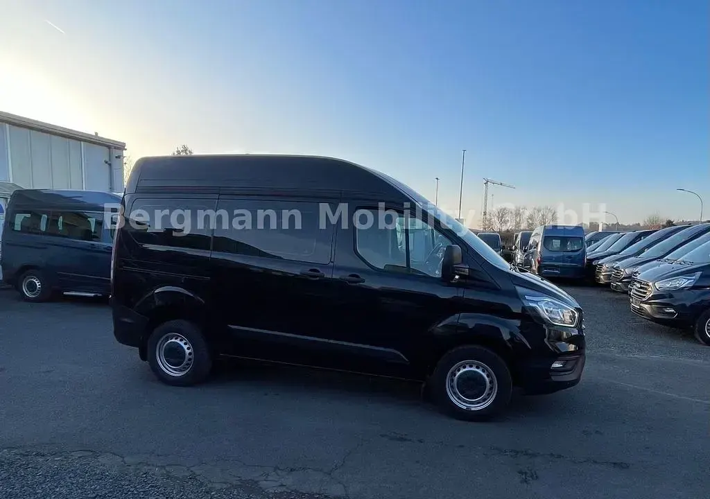 Second-hand Ford Transit Custom 105 CP (77 kW) 2020 Negru Monovolum