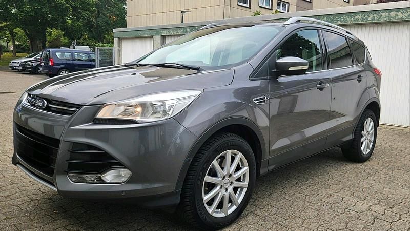 Gebraucht Ford Kuga Titanium 163 PS (119 kW) 2013 Grau SUV