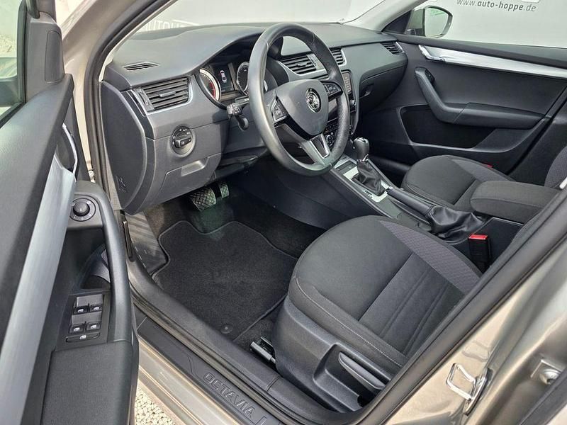 Gebraucht Skoda Octavia 116 PS (85 kW) 2019 Cappuccinobeige metallic Limousine