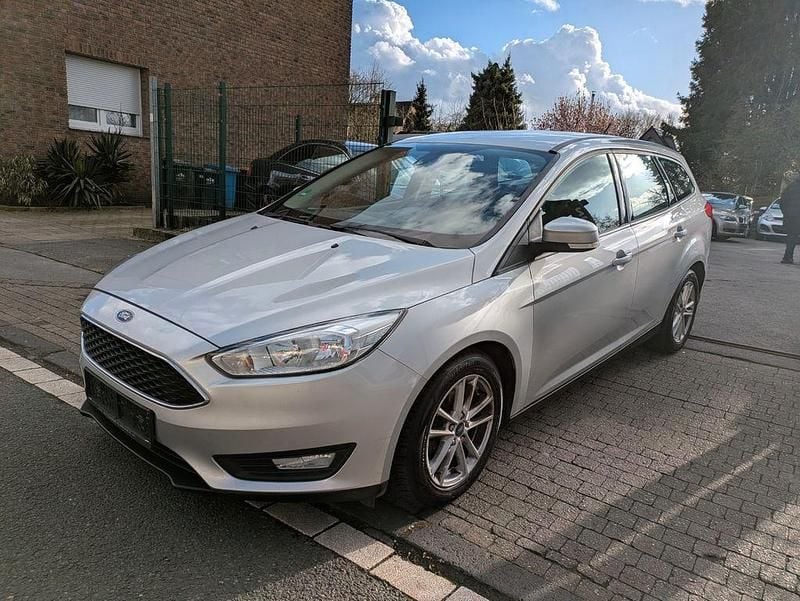 Gebraucht Ford Focus Business Edition 125 PS (91 kW) 2017 Silber Limousine