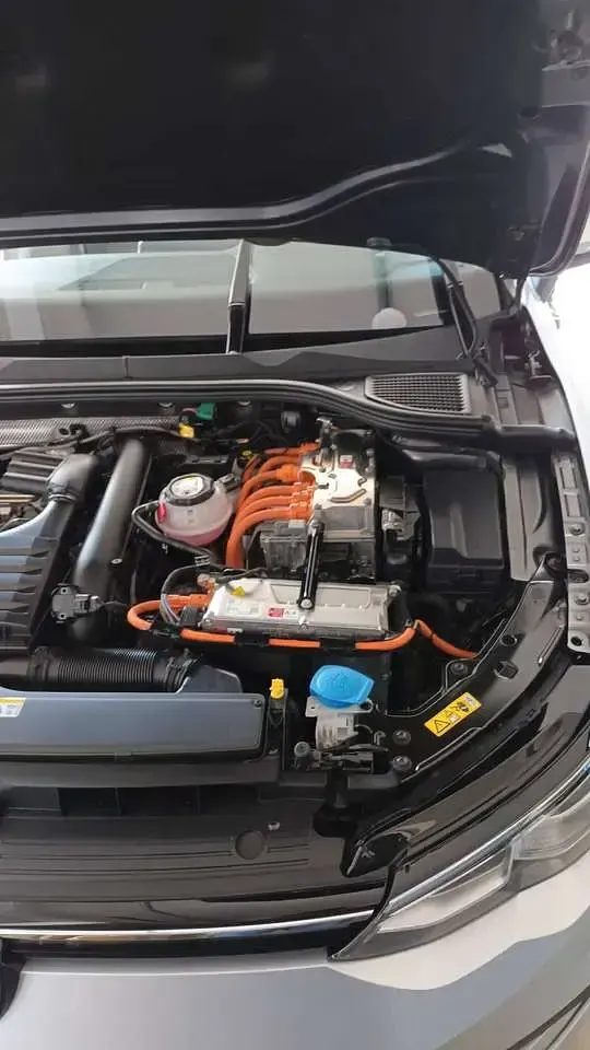 Gebraucht VW Golf VII Style 204 PS (150 kW) 2021 Silber Kleinwagen