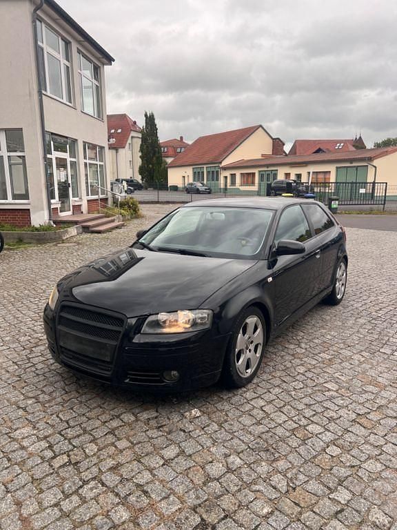 Schwarz Gebraucht 2005 Audi A3 Ambition Coupé | 3.900 € (Fairer Preis) - Bild 1/4
