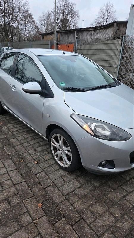 Gebraucht Mazda 2 86 PS (63 kW) 2009 Grau Kleinwagen