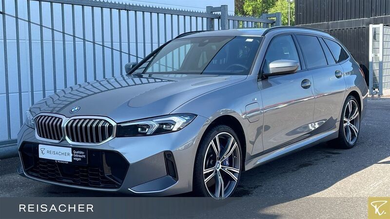 Grau Gebraucht 2023 BMW 330e M Sport Limousine | 42.999 € (Fairer Preis) - Bild 1/4