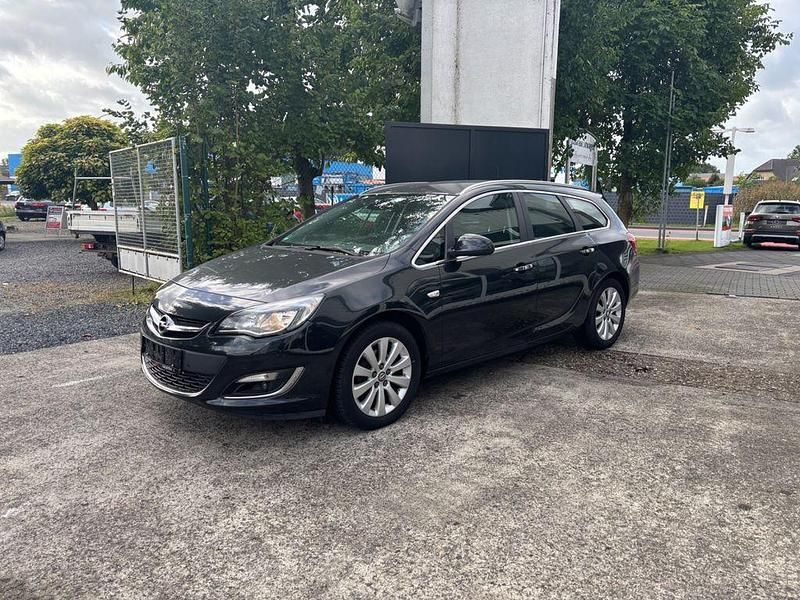 Schwarz Gebraucht 2013 Opel Astra Innovation Kombi | 4.999 € (Etwas zu teuer) - Bild 1/4