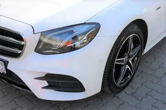 Gebraucht Mercedes E300 AMG line 194 PS (142 kW) 2020 Weiß Limousine