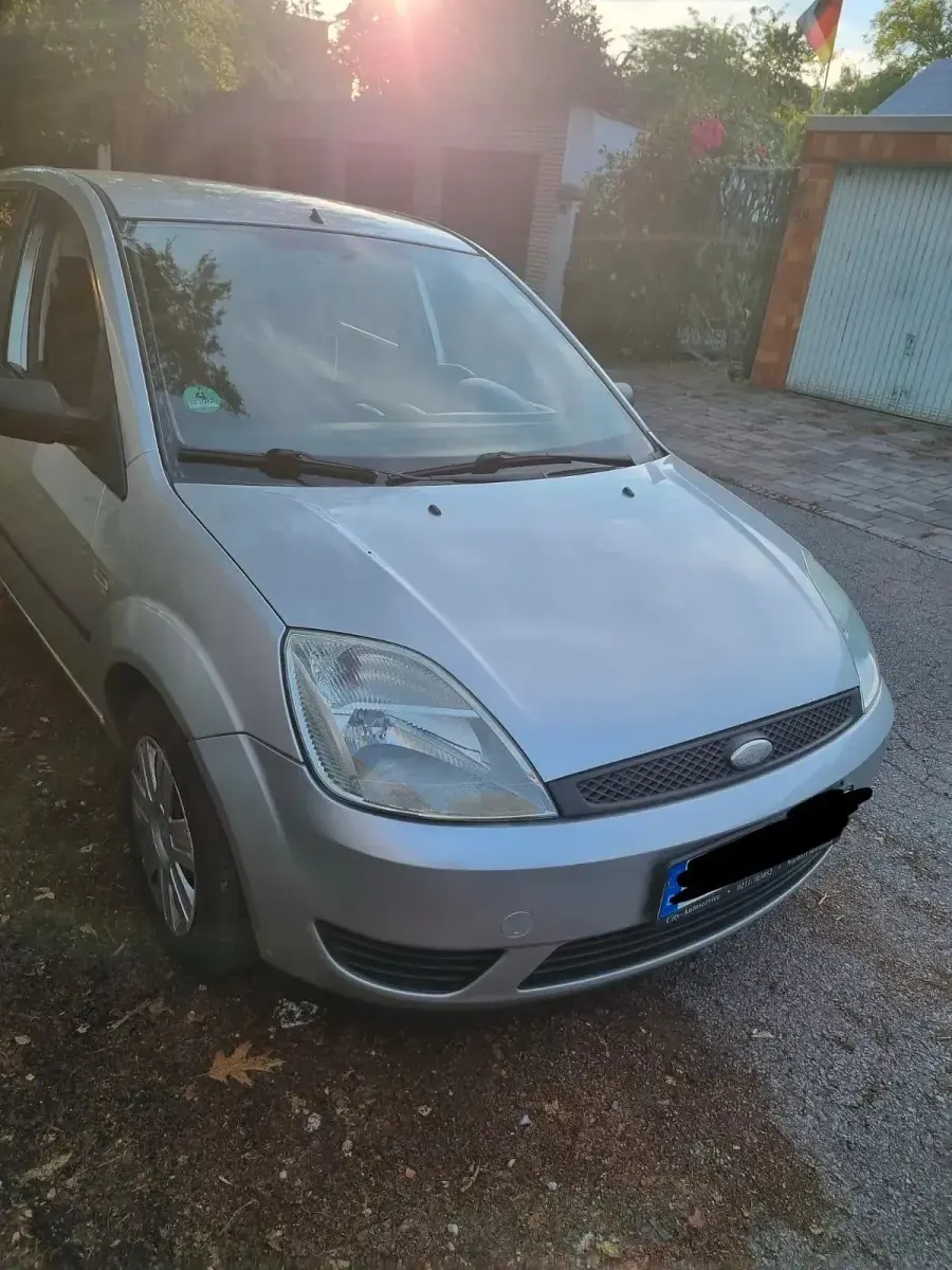 Gebraucht Ford Fiesta 88 PS (64 kW) 2005 Grau Kleinwagen