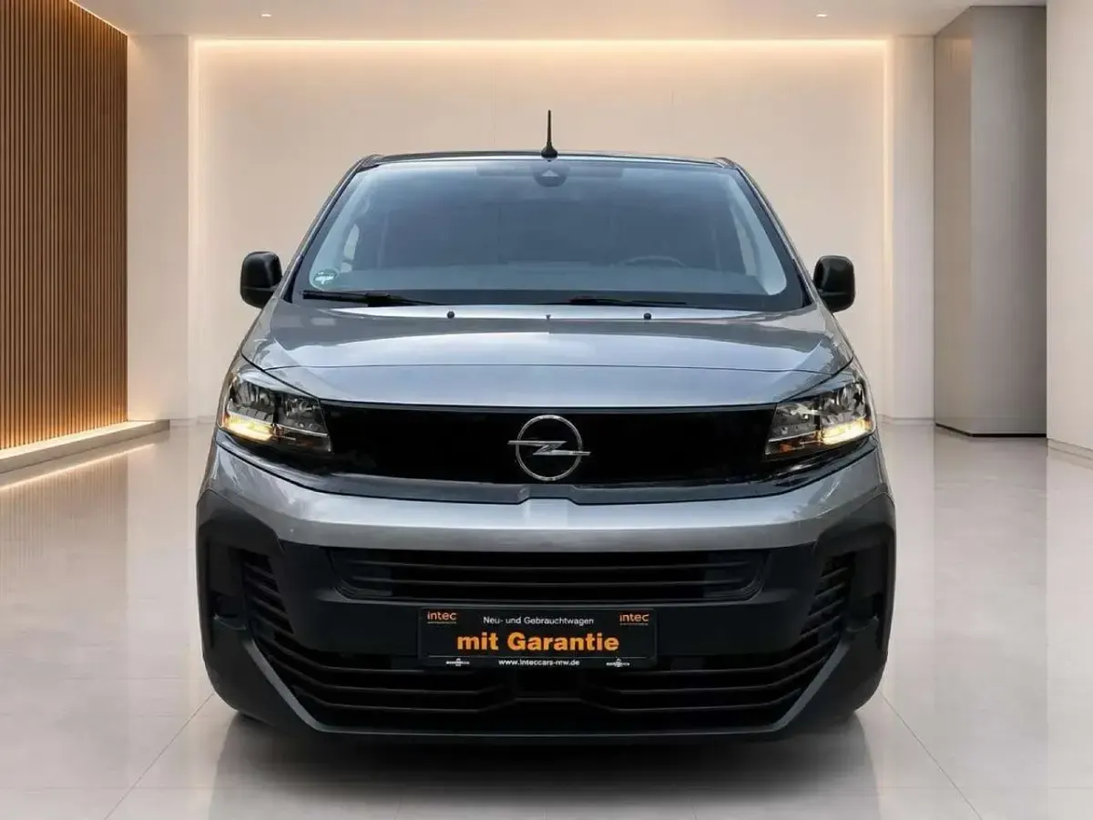 Gebraucht Opel Vivaro-e Combi Edition 144 PS (105 kW) 2024 Grau Van / Kleinbus